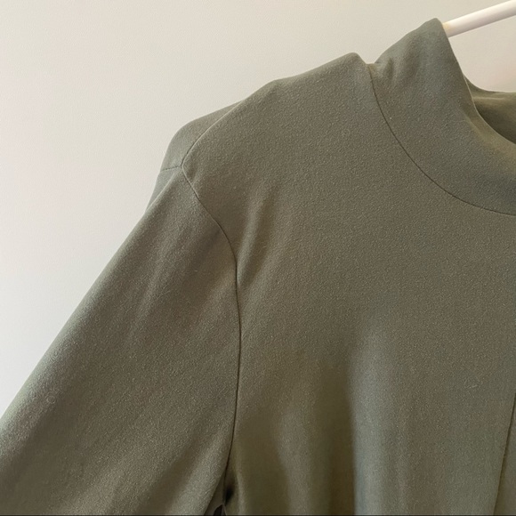 3/$25🌟Long sleeve crop top - Picture 3 of 8